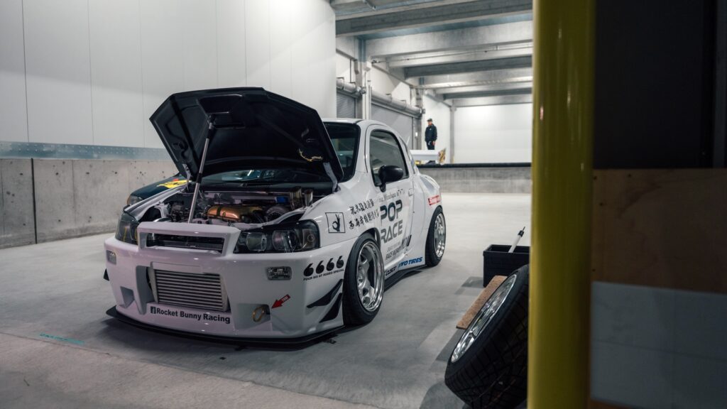 Pocket Bunny R34, front view, bonnet up, sr20 engine