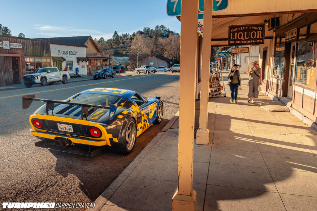 Turnpike Darrien Craven Throtl GT-17 Throtl's Ford GT rear three quarter from above