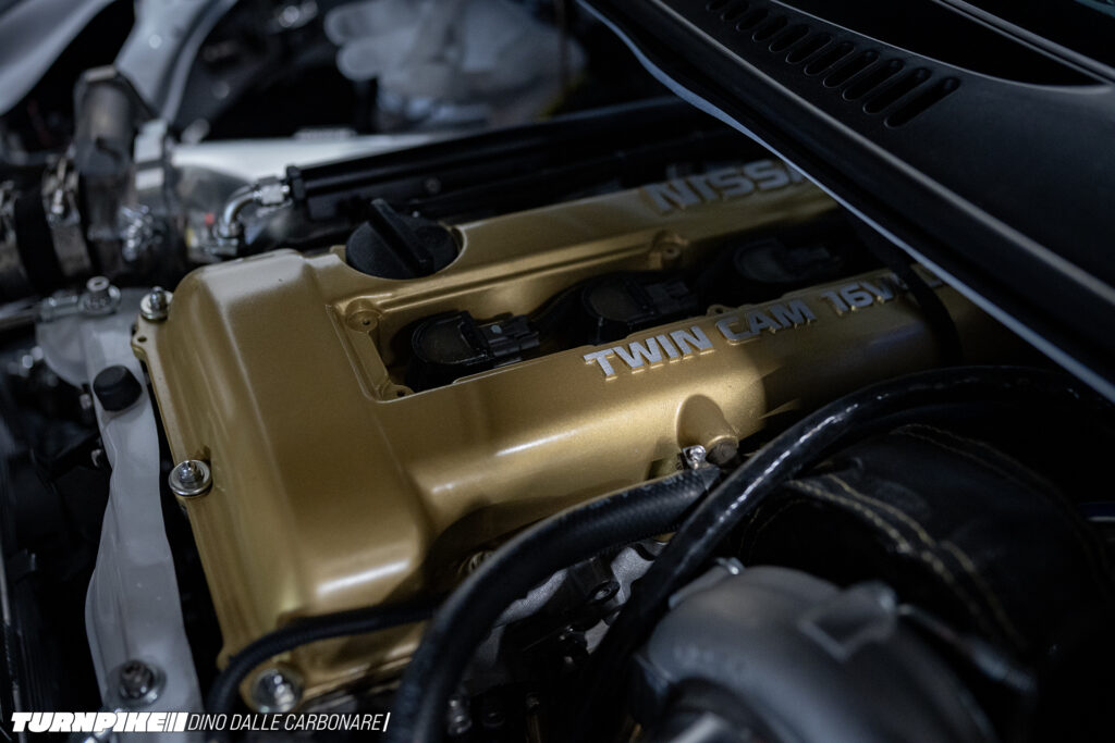 pocket_34_dino_dalle_carbonare-42 Pocket Bunny R34 engine, gold engine rocker cover