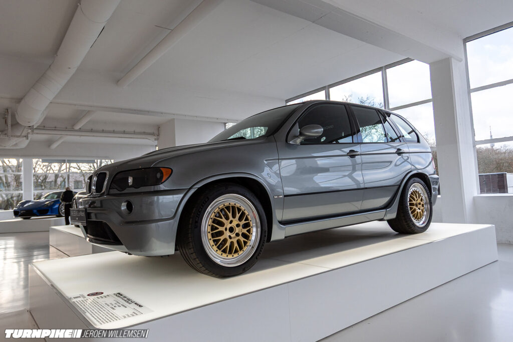 BMW_E53_X5_LM_V12_streetwell_IMG_0184