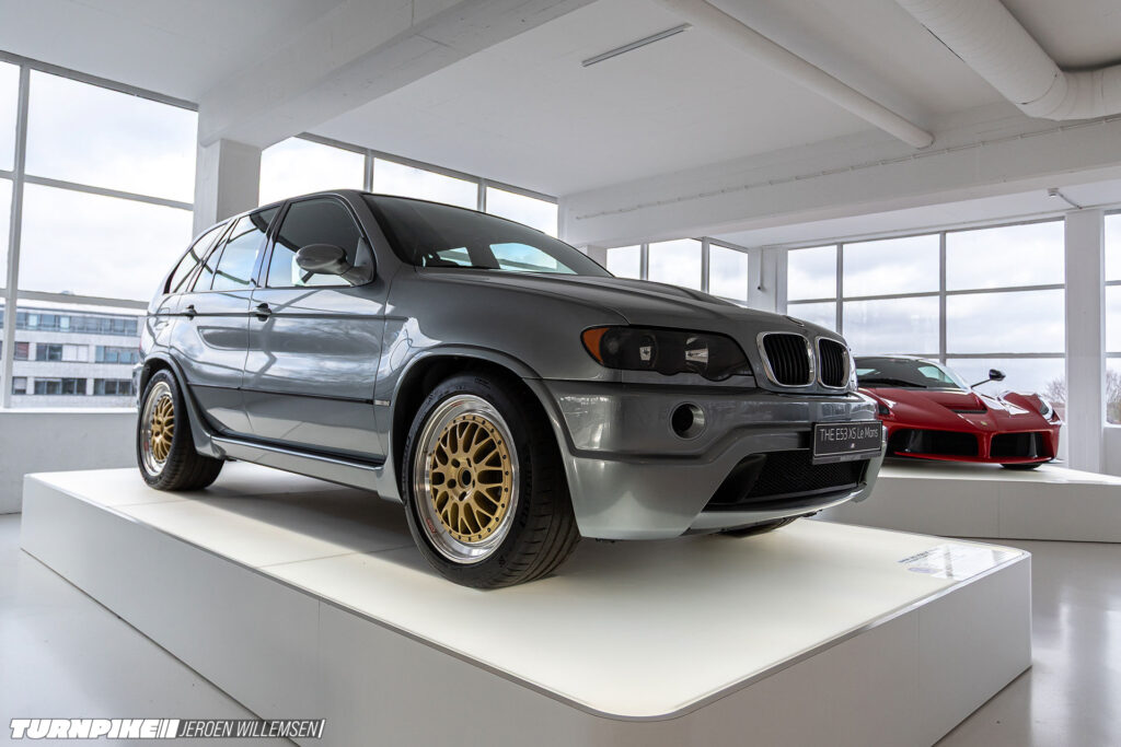 BMW_E53_X5_LM_V12_streetwell_IMG_0186