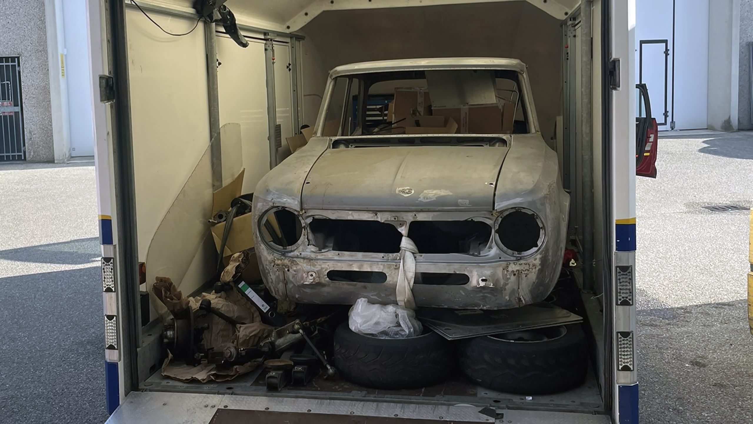 A 2,400-Mile Gamble on an abandoned Alfa Romeo race car restoration