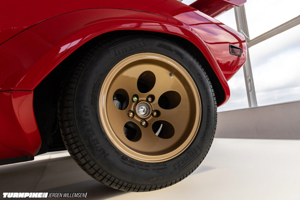 Lamborghini_Countach_Streetwell_IMG_0258