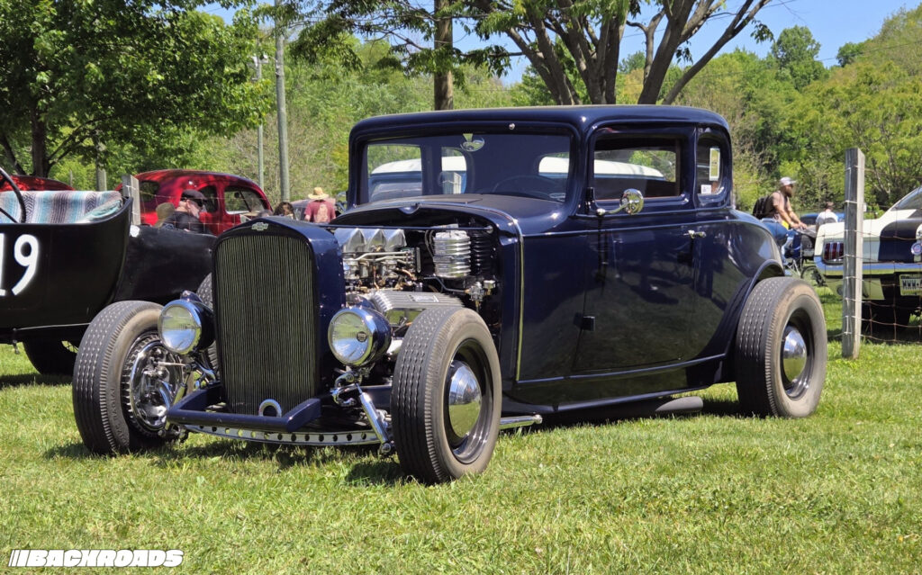 Turnpike-Backroads-The-Checkered-Flag-Hot-Rod-Annual-13