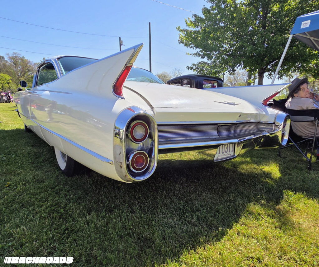 Turnpike-Backroads-The-Checkered-Flag-Hot-Rod-Annual-4