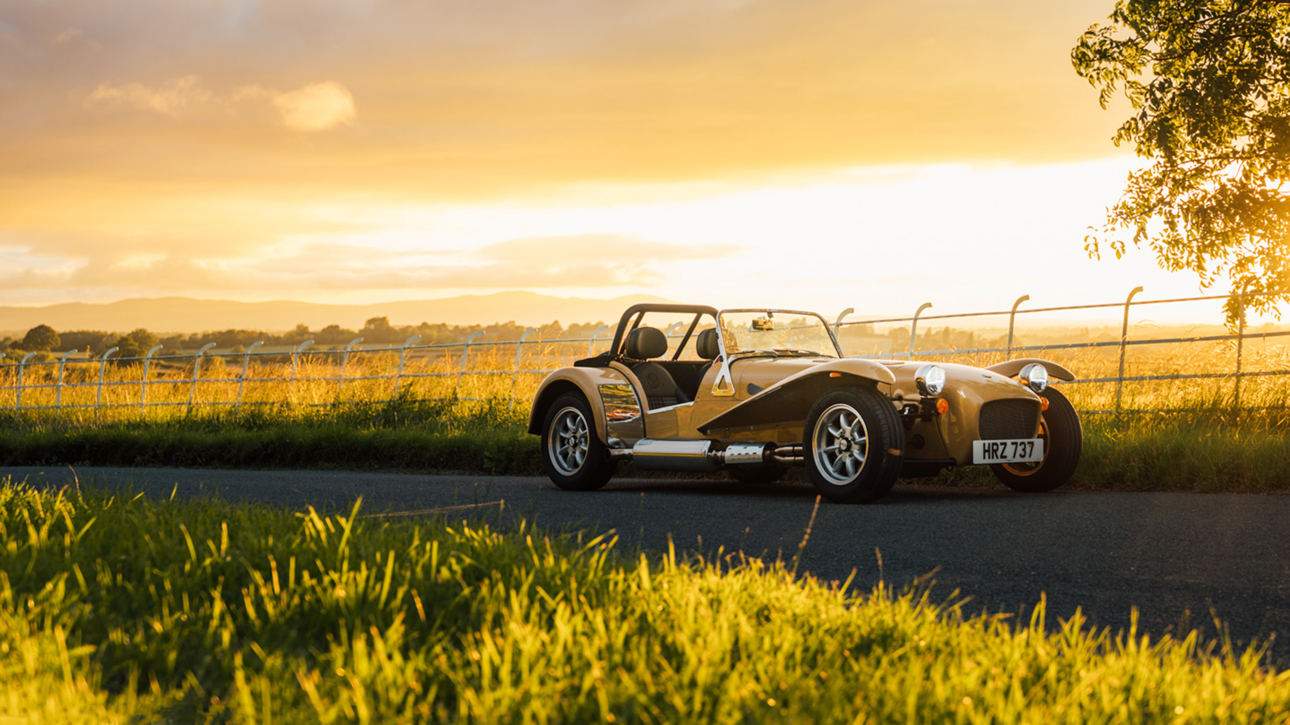A Week with the Caterham Super Seven 2000