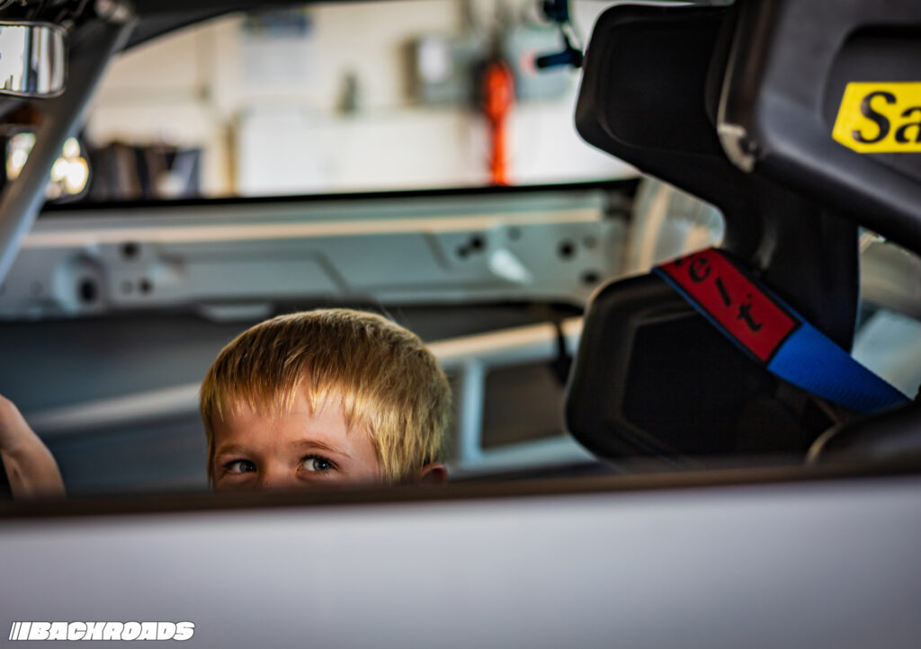 Turnpike-Backroads-Kids-With-Cameras-526