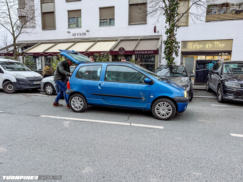 Turnpike-Paris-France-Chaydon-Ford-625