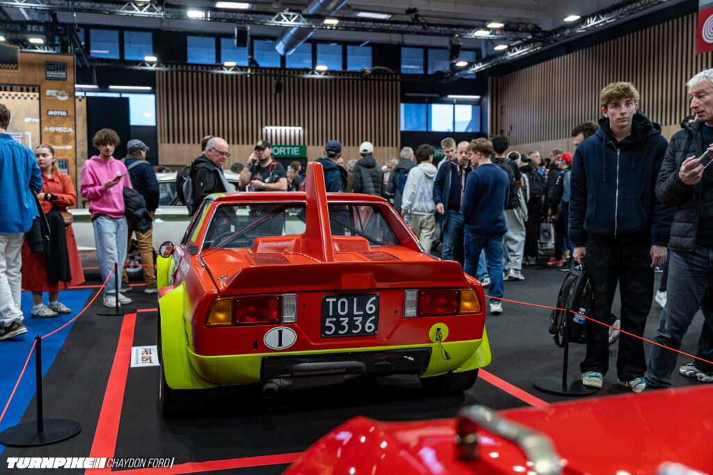 Turnpike-Paris-France-Chaydon-Ford-641