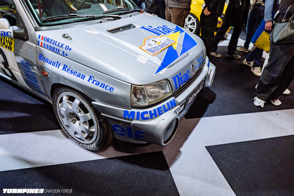 Turnpike-Paris-France-Chaydon-Ford-642