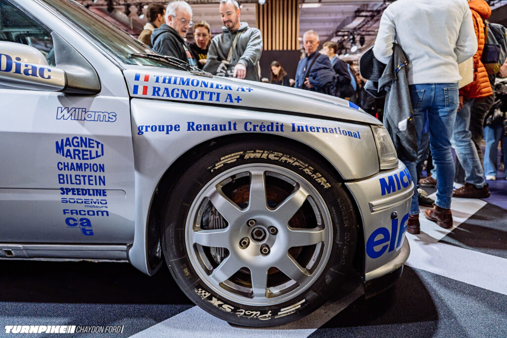 Turnpike-Paris-France-Chaydon-Ford-645