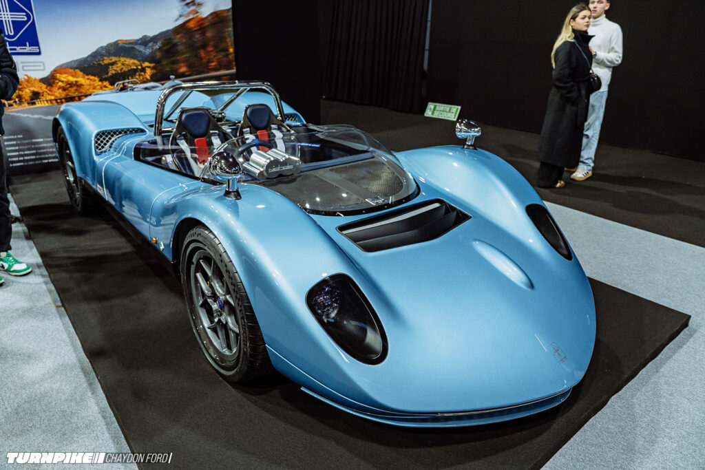 Turnpike-Paris-France-Chaydon-Ford-657