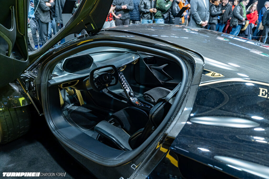 Turnpike-Paris-France-Chaydon-Ford-670
