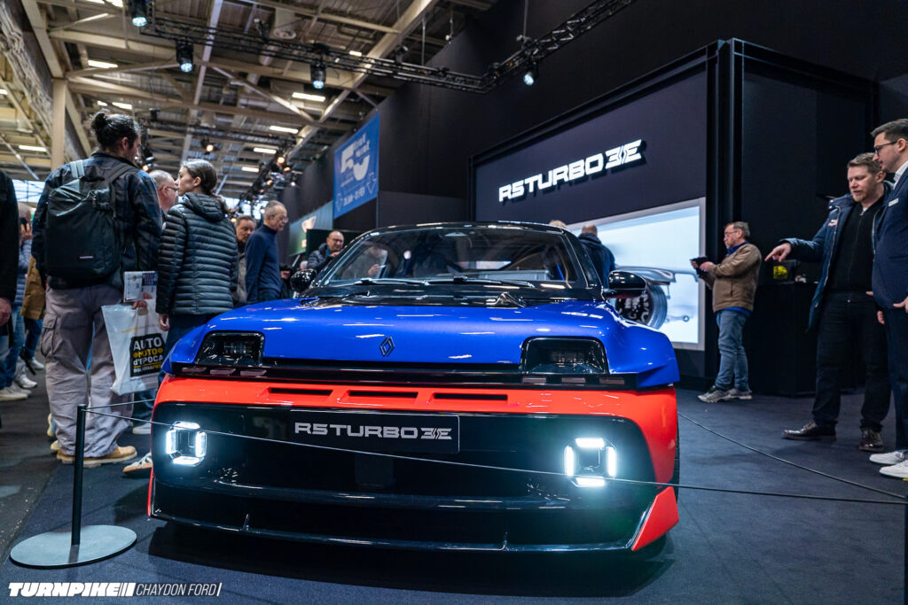 Turnpike-Paris-France-Chaydon-Ford-674