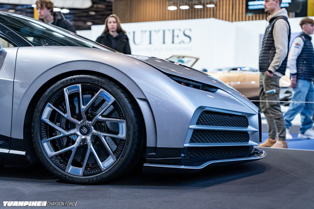 Turnpike-Paris-France-Chaydon-Ford-706